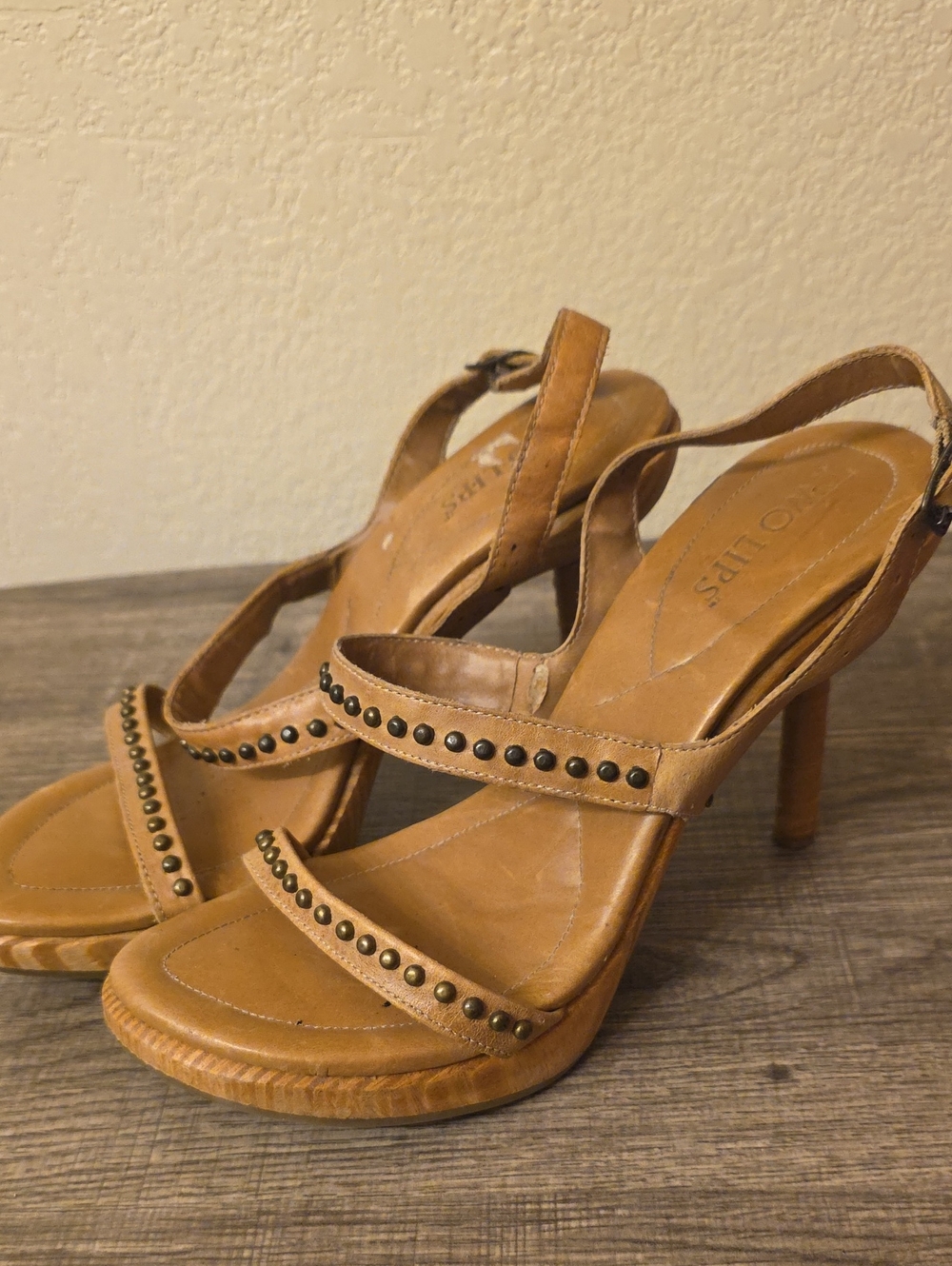 Vintage Two Lips Tan Leather Strappy Studded High Heel Slingbacks Size 9